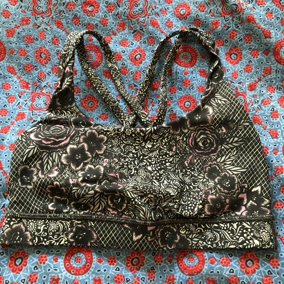 Lululemon sports bra